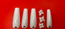 Load image into Gallery viewer, White Vintage Matte Flower Press On Set

