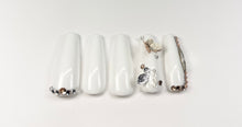 Load image into Gallery viewer, Rose Gold &amp; White 3D Butterfly Press On Set
